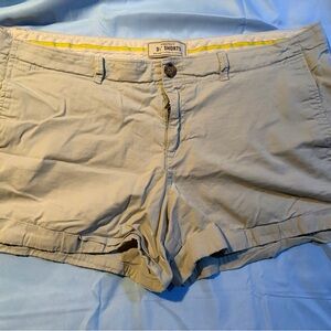 Old Navy Women's Tan Cargo Shorts